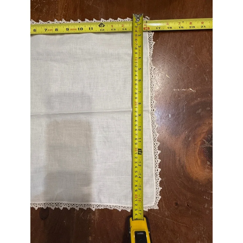 Vintage White Linen Placemats Set of 8 Embroidered Leaf Crochet Lace Trim 16x16